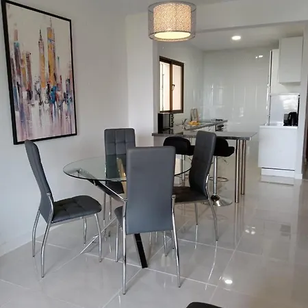 Impeccable 2-bed Ecuador Claveles *
