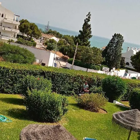 Impeccable 2-bed Ecuador Claveles Apartment