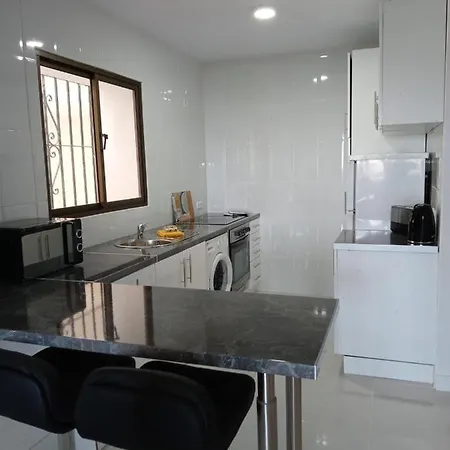 Impeccable 2-bed Ecuador Claveles Apartment